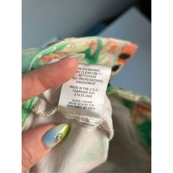Alice + Olivia Floral Cuffed Mid Rise Shorts sz 6 - Picture 6 of 7